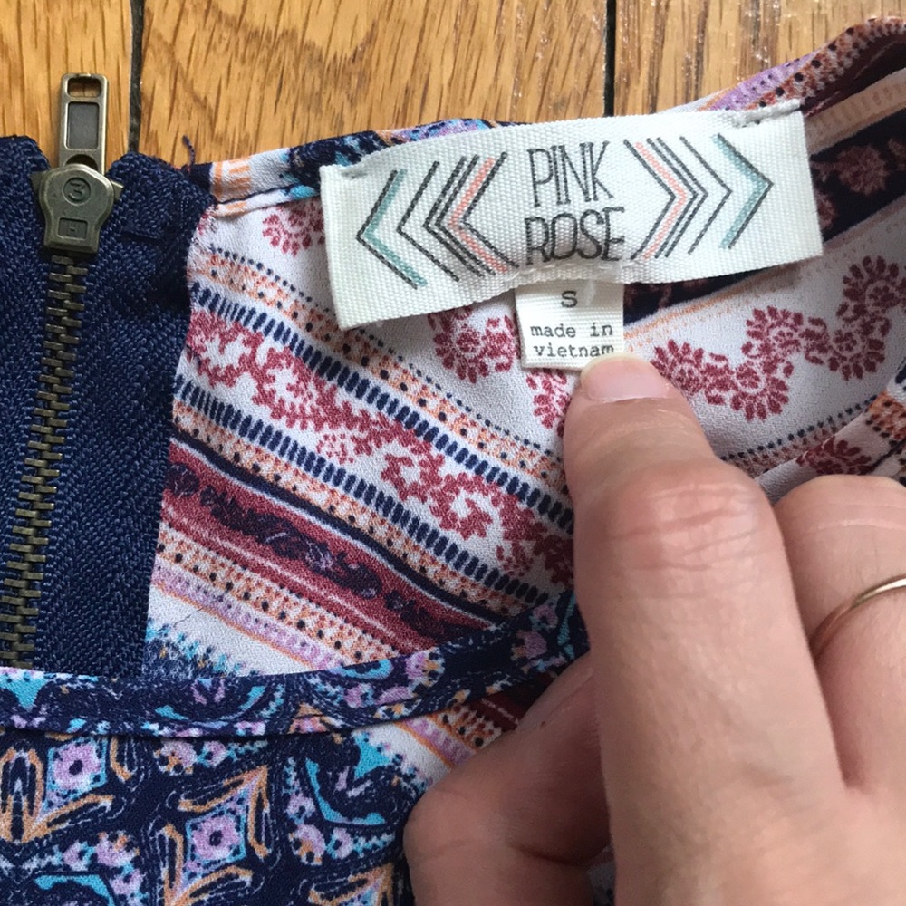 Beautiful patterned blouse - Picture 2 of 4